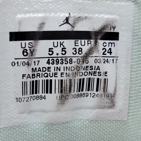 Nike Air Jordan 13 Retro Black Mint Foam GS439358-015 Youth Size 6Y Pre-owned - Picture 4 of 11